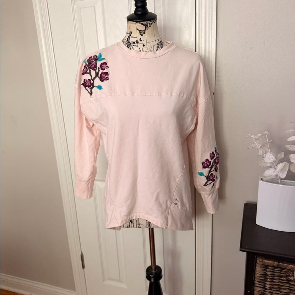 Satva Floral Embroidery Sweatshirt active sport athletic Blush organic cotton S